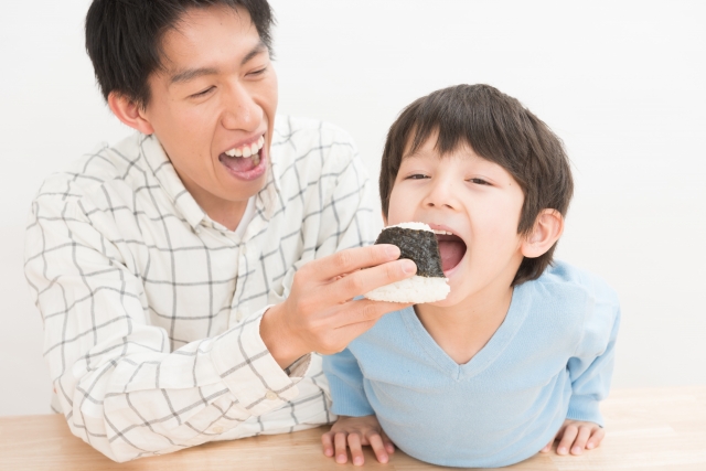 夢占いでおにぎりの夢の意味は 12のパターン別心理状態まとめ 夢意味 Com