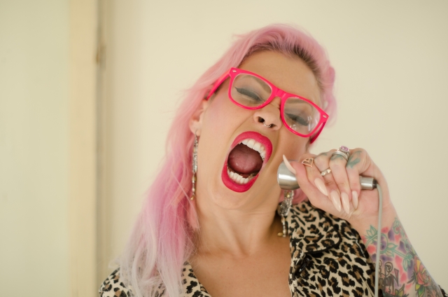 カラオケの夢の意味を診断 25のパターン別心理状態まとめ 夢意味 Com