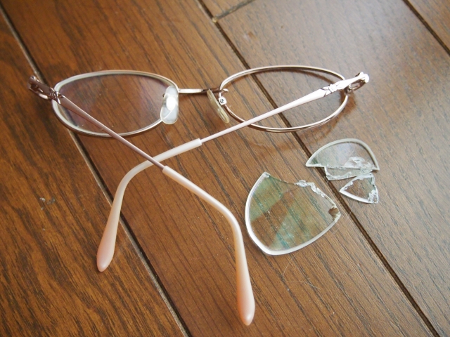 眼鏡の夢の意味を診断 3０のパターン別心理状態まとめ 夢意味 Com